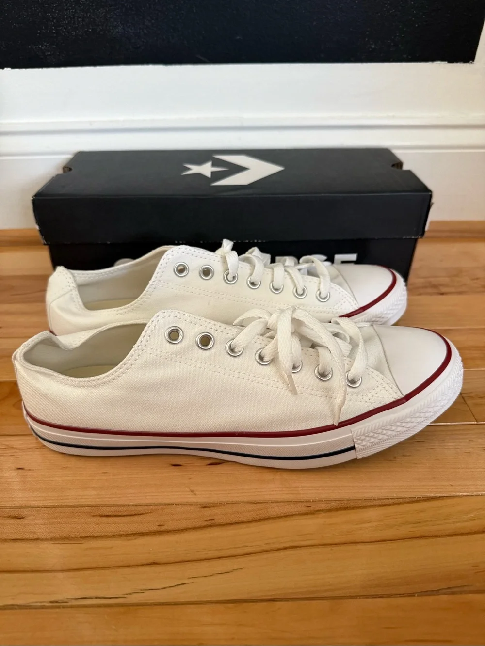 New in box Converse Chuck Taylor Low Top Optical White 9.5 Men’s 11.5 Womens - Picture 2 of 3